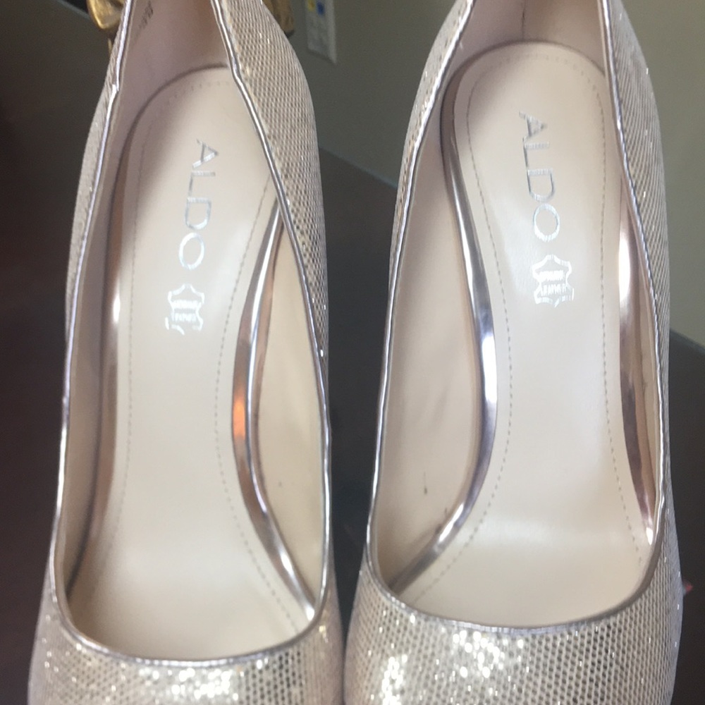 Aldo pump glitter leather interior. - Picture 6 of 6